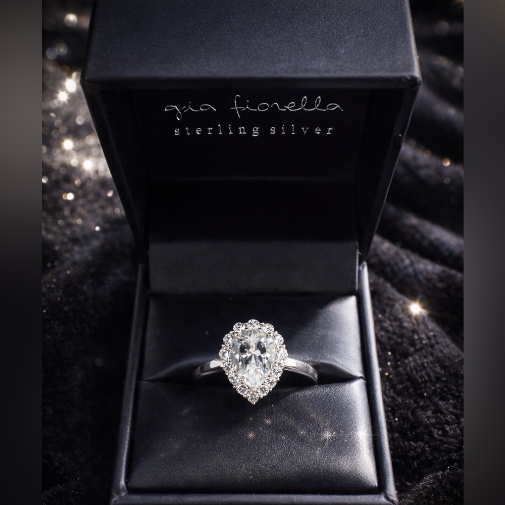 New Gia fionella Sterling Silver 925 Teardrop Ring 2CT +